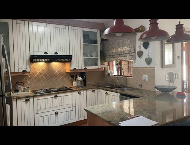 3 BEDROOM FREEHOLD FOR SALE IN PARKHAVEN
